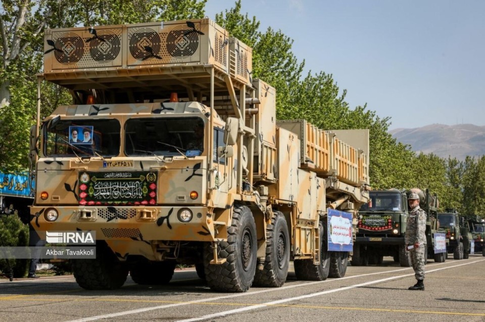 伊朗推出新版巴瓦尔373防空导弹系统声称可拦截美国f35战斗机