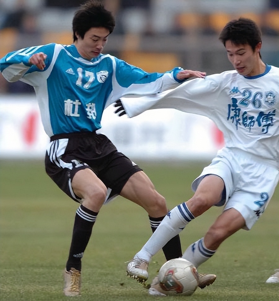 大连足球史上今天2004年中超邹捷阎嵩张彭破门实德40天津