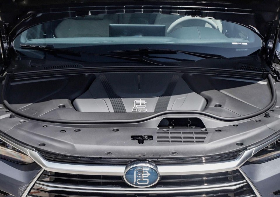 98万元起售,新款比亚迪唐dm-i实车曝光,外观有所调整_腾讯新闻