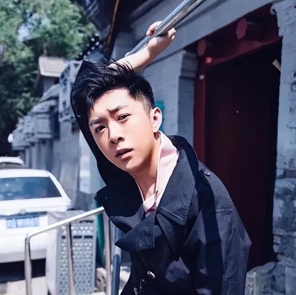 《情满九道湾》,鲍晓扮演谢老转,细扒演技,比韩东君演得还要好_腾讯