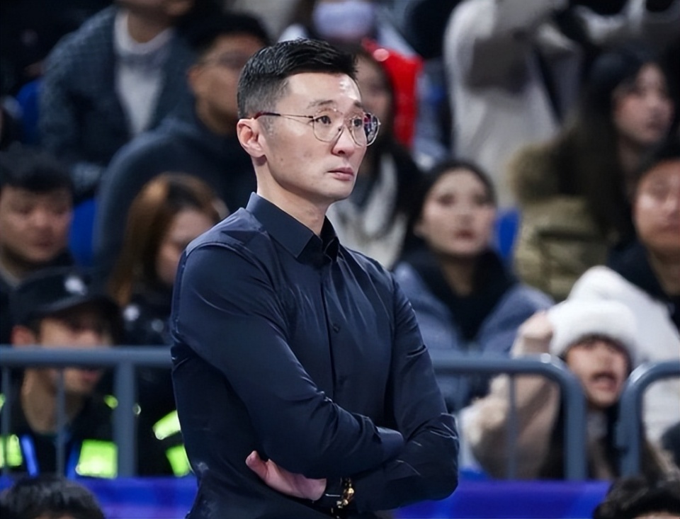 CBA消息：刘炜正式下课，辽宁男篮敲定新外援，首钢新外援浮现_腾讯新闻