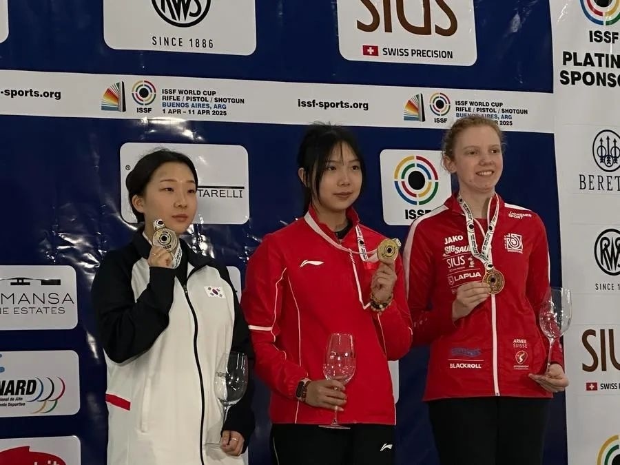 射击 - 18岁小将王子菲登顶女子10米气步枪世界第一，4月曾破世界纪录