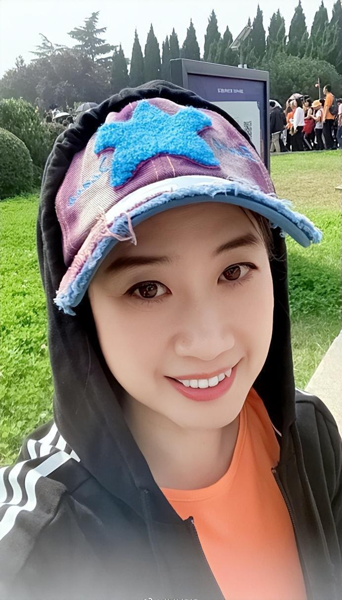 芙蓉姐姐:从万民嘲笑到圆梦北大,成为亿万富婆,她才是逆风翻盘