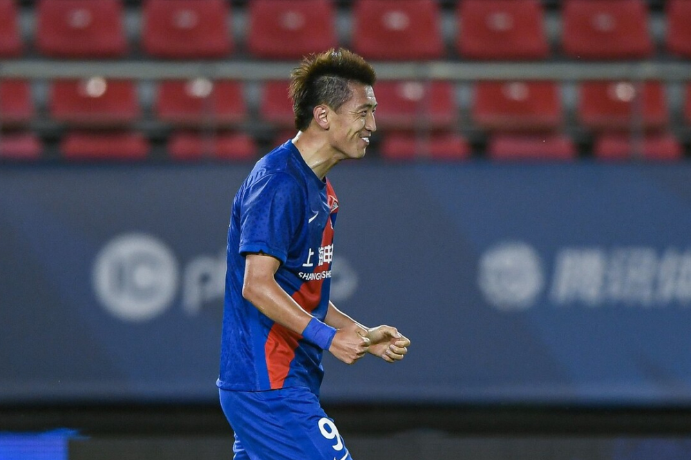 鲜花与质疑相伴,虐菜高手引领一个时代!杨旭转战青训开启下半场_腾讯