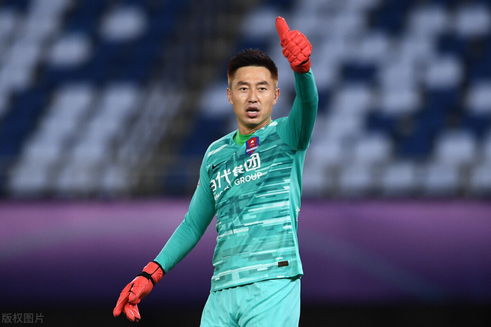 中超假球黑幕曝光!喝水哥"卖"比赛惹怒队友,众媒体人锐评_腾讯新闻