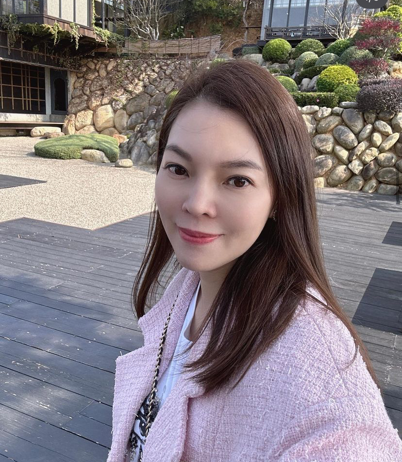 富士康老板娘飞美国参加名媛聚会穿名牌稳居c位47岁林熙蕾也来了