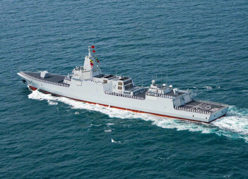 解放军055大驱现身南海,菲律宾防长称绝不退缩