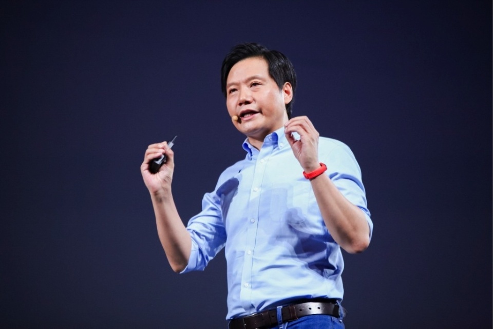 在"雷军对比法"面前,保时捷taycan也不是小米su7的对手!_腾讯新闻