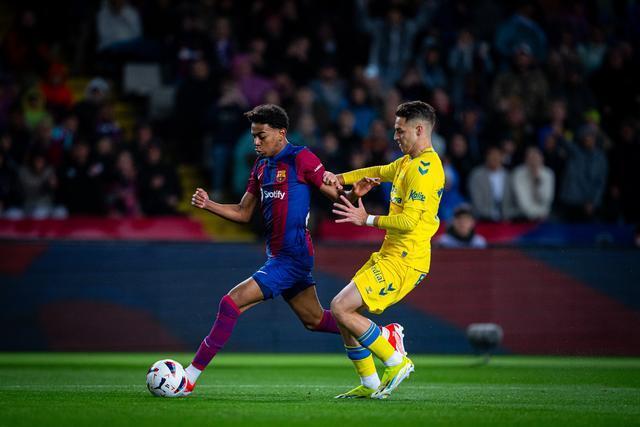 c罗接班人吐饼,飞翼一剑封喉!巴萨1-0奏凯,静候皇马丢分_腾讯新闻