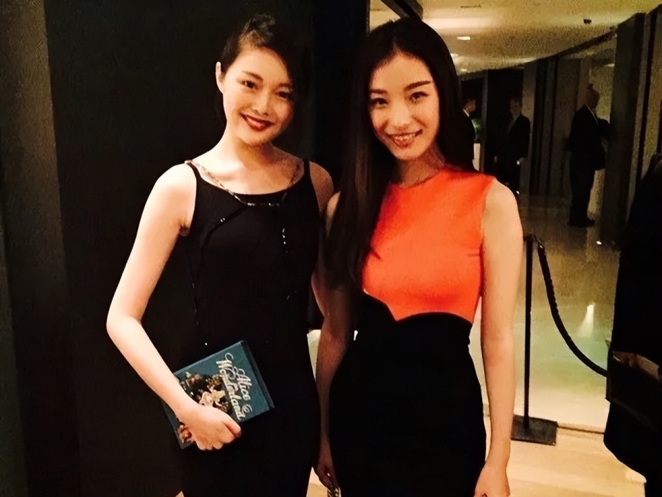 晚晚又被打假：从“野模”到京圈贵妇，靠男人的上位并不稳妥？_腾讯新闻