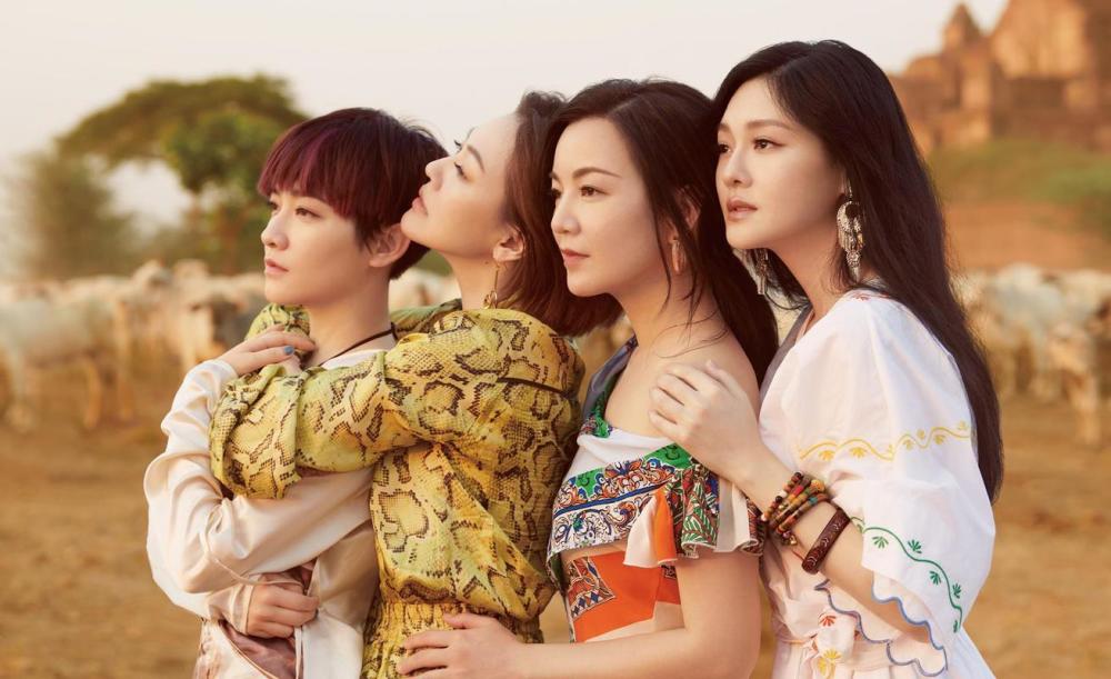 黄子佼曝大小s吸毒,还强迫他也吸,本人疑似轻生送院_腾讯新闻