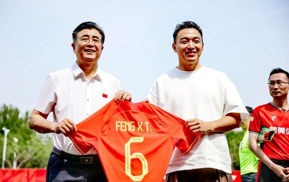 冯潇霆宣布退役,21年职业生涯终结,如何评价?