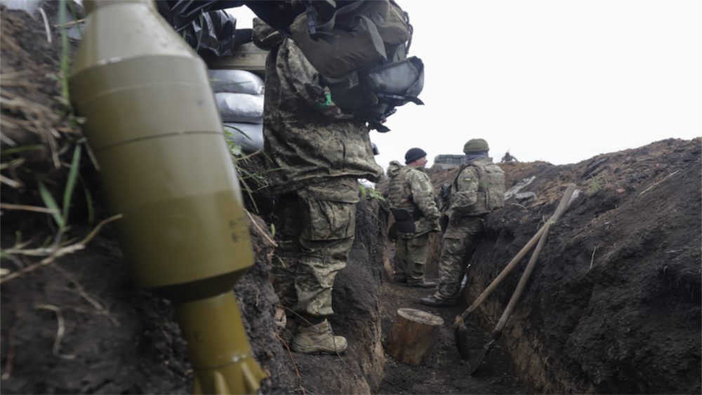 且彼此都显示出坚持迹象,俄军正不停建造防御工事,长度加起来长达数