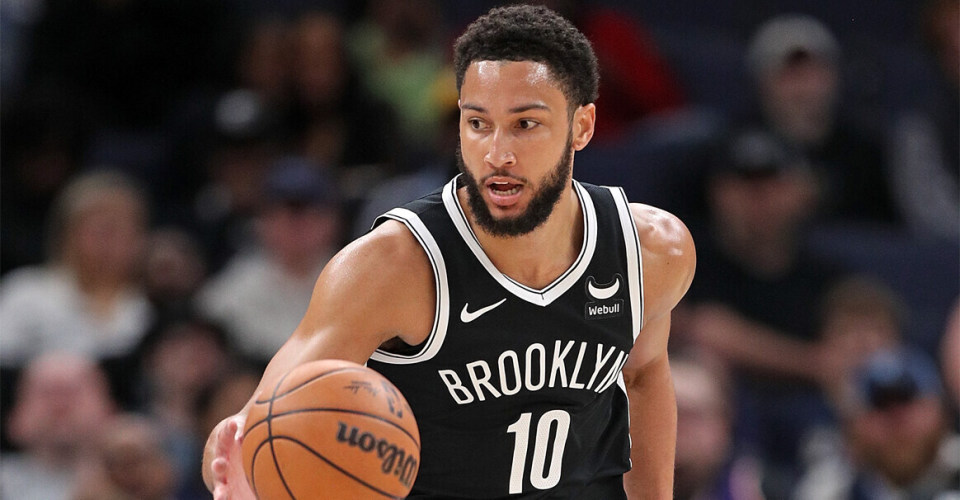 西蒙斯接受椎间盘切除手术 有望下赛季训练营前完全康复