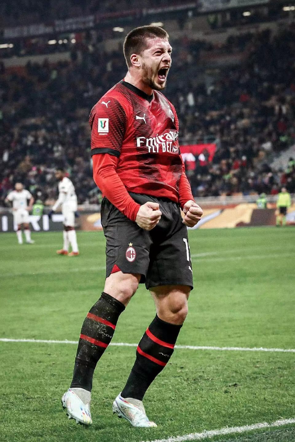 受到埃利奥特集团财政紧缩政策的影响,米兰过去几个赛季在转会窗口的