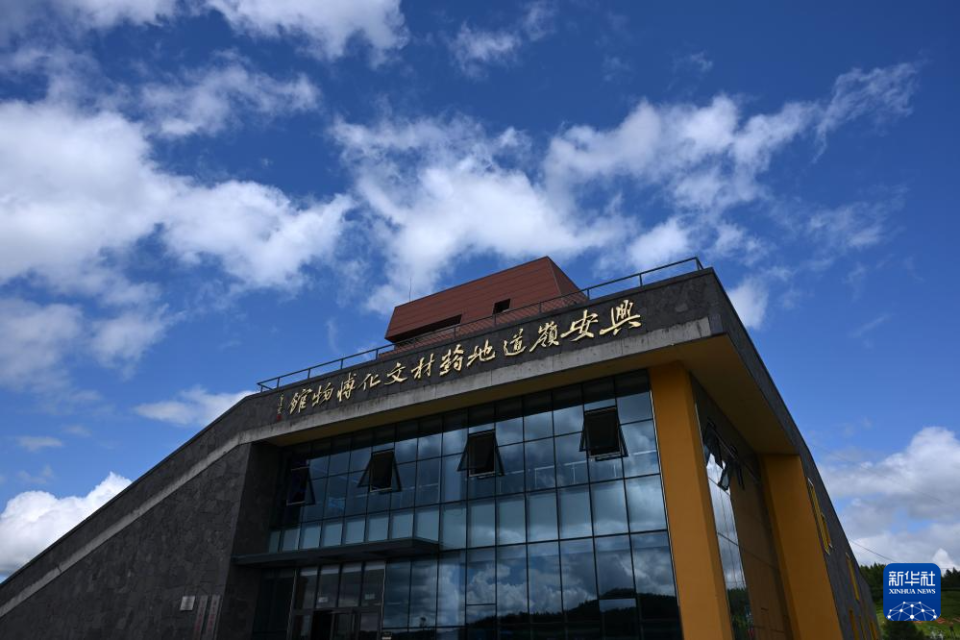 走进新生鄂伦春族乡_腾讯新闻