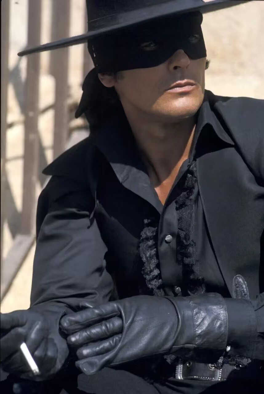 佐罗走了,世界上最帅的男人之一阿兰·德隆去世