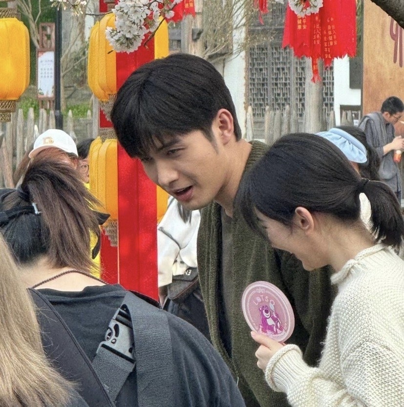 张彬彬新剧拍摄现场,状态不佳,颜值下滑,还曾被女主粉丝嫌弃_腾讯新闻