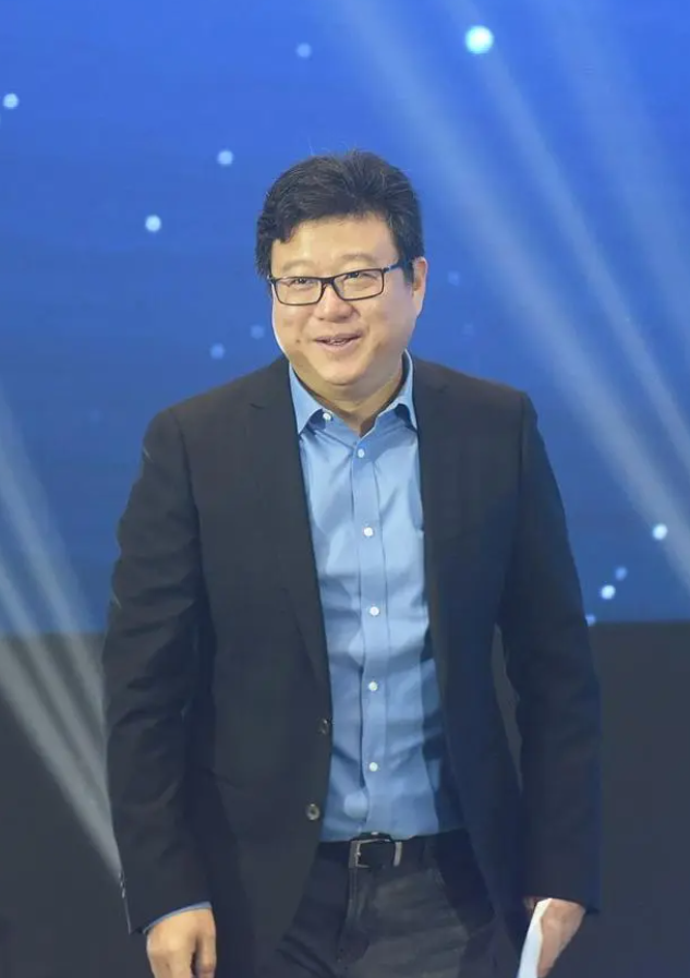 养猪首富丁磊,公司首次营收破千亿