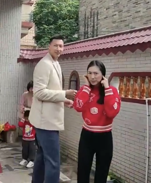 孫穎莎拜年，王楠展示春聯，國乒男單再丟冠，怪得著馬龍不退役嗎甲龍的英文2023已更新(嗶哩嗶哩/知乎)人教版小學課本