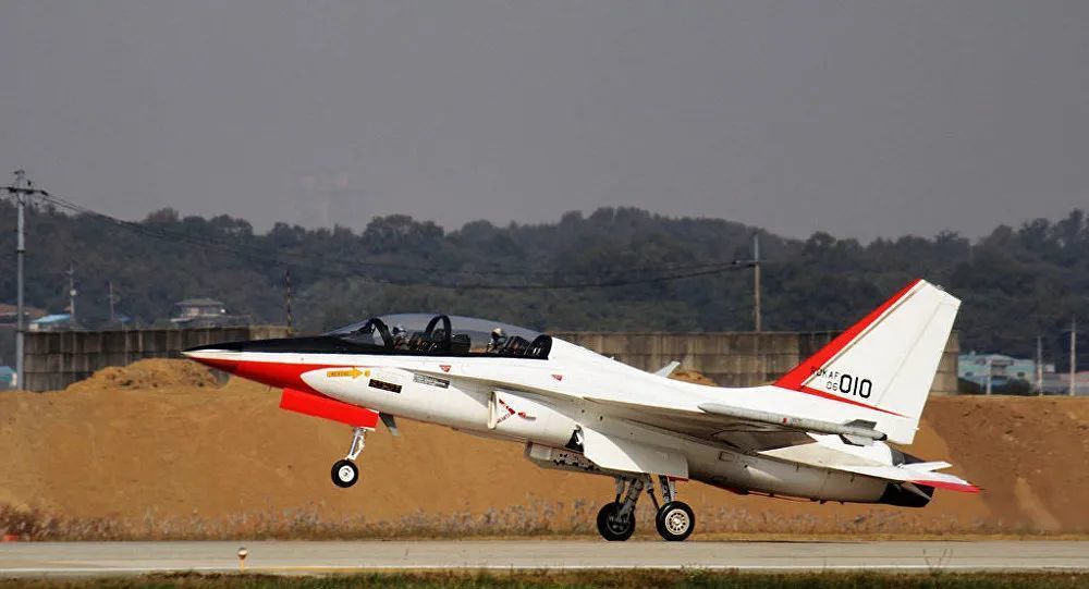 土耳其版t-50教练机进行首次高速滑行测试,力图实现教练机自主化_腾讯