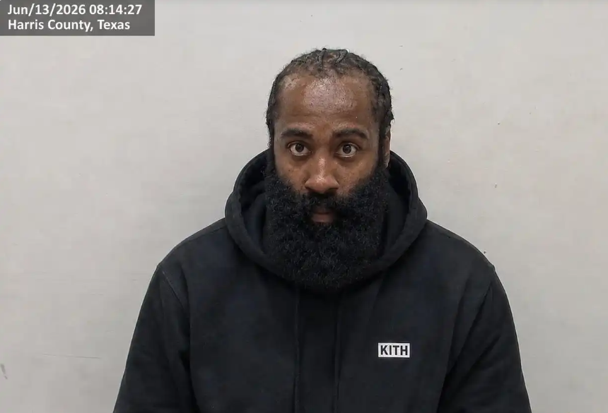 NBA球星哈登在休斯顿因涉嫌非法持枪被警察逮捕
