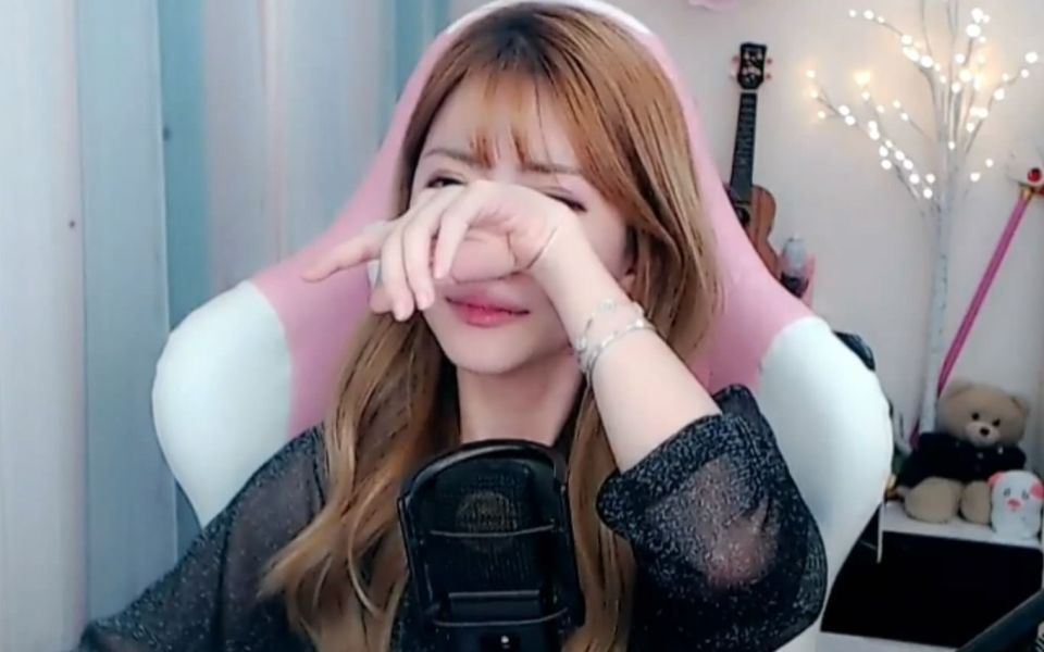 周淑怡cos女高中生!