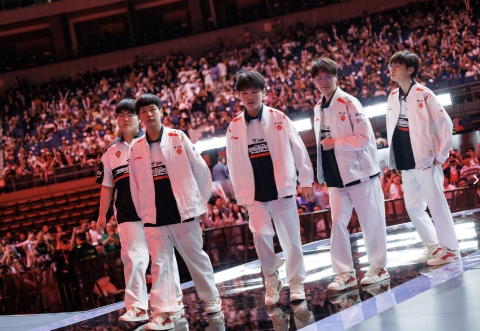 tes官宣:前冠军教练茂凯加入!粉丝欢呼,拍手叫好:再相信一次