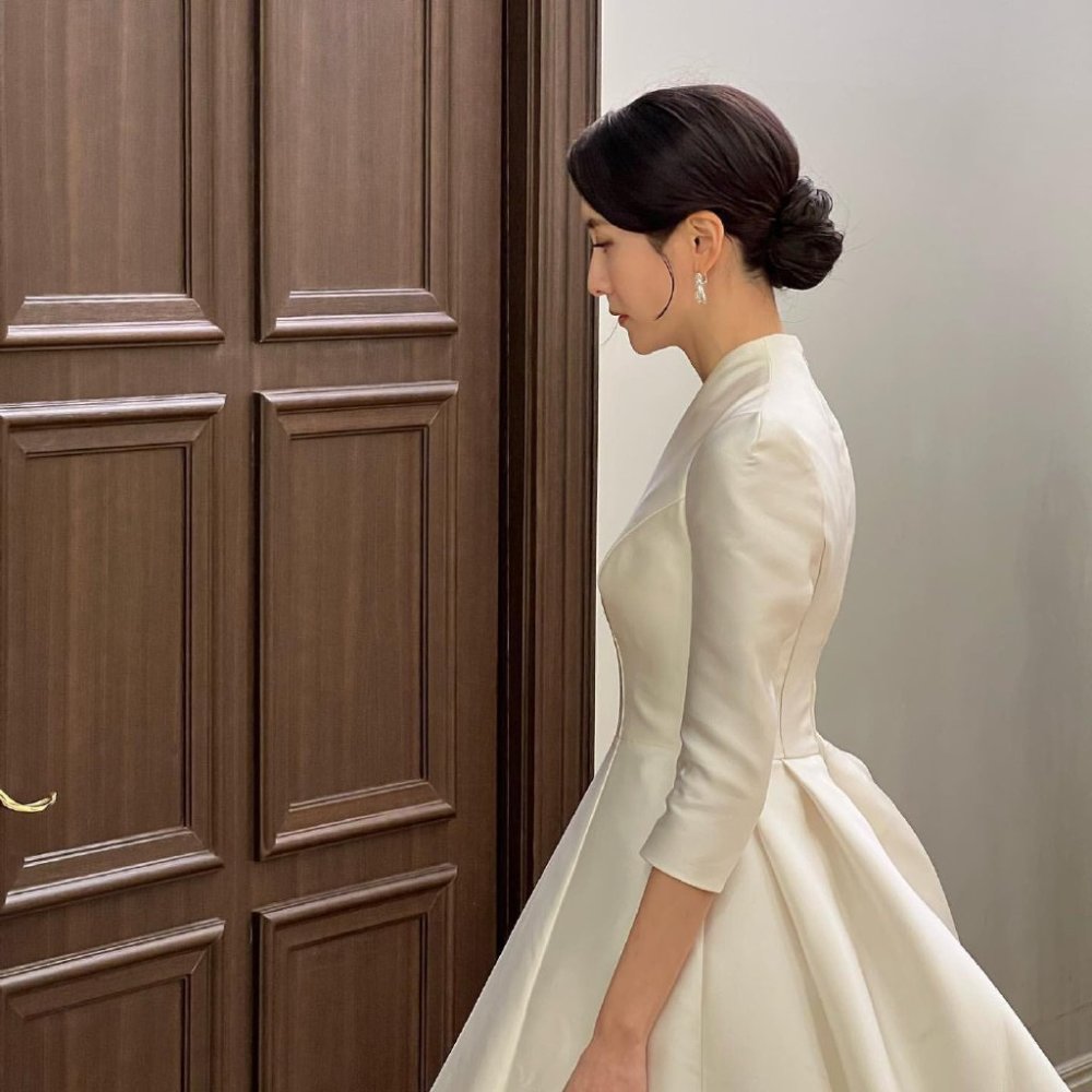 韩剧财阀家的小儿子朴智贤优雅婚纱与顺阳集团长孙婚礼