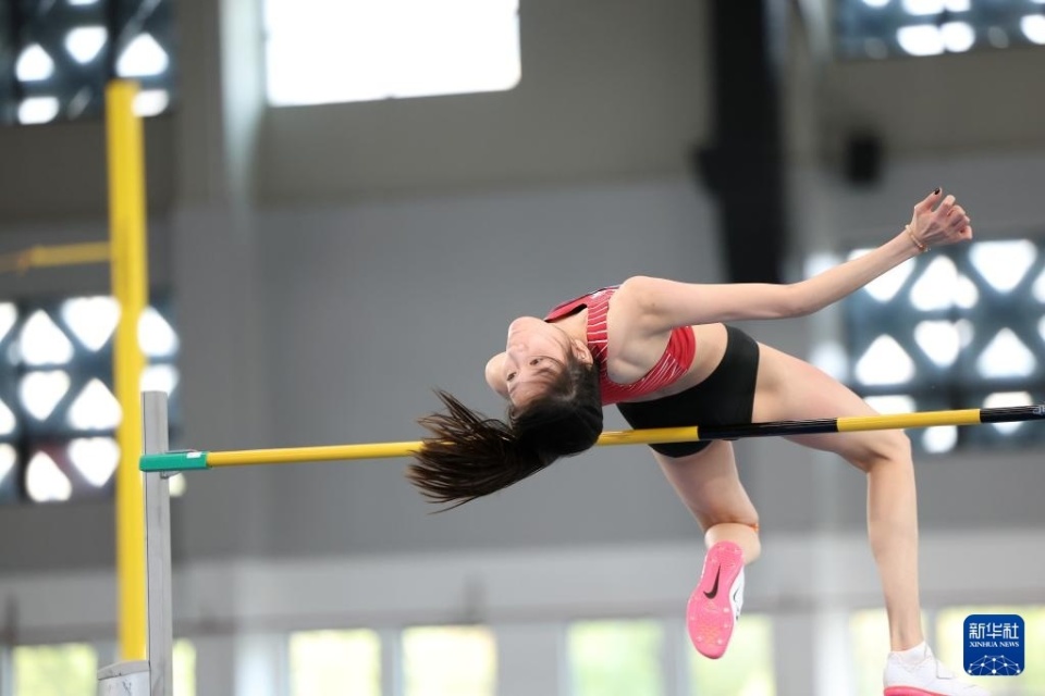 田径全国室内田径大奖赛南京站陆佳雯获女子跳高冠军