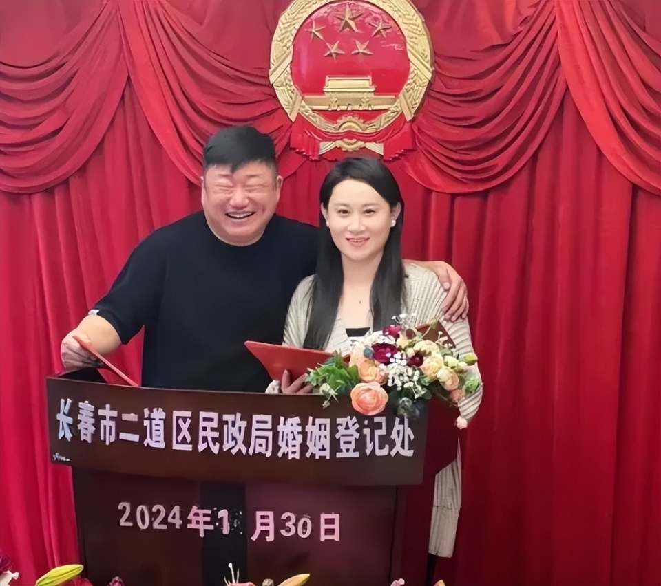 赵本山徒弟董三毛大婚,众师兄弟现身捧场,劳斯莱斯开道排面足_腾讯