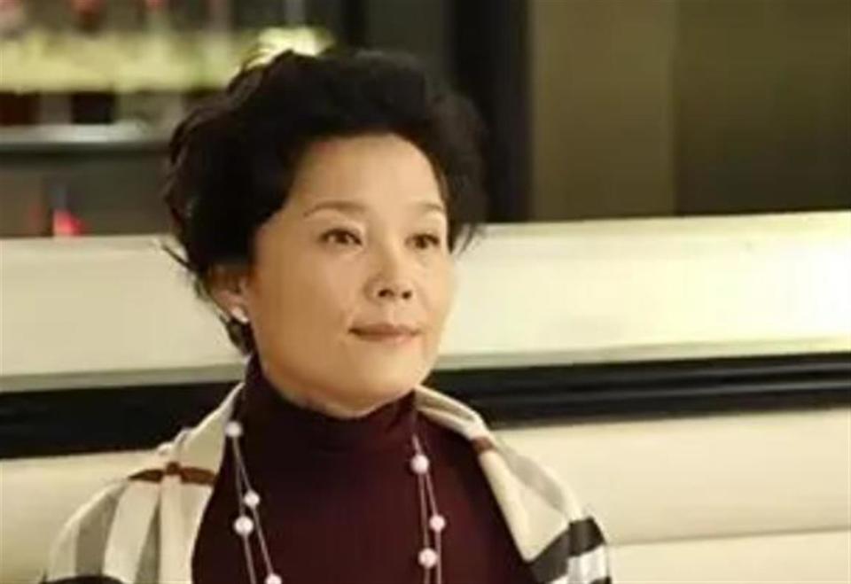 国家一级演员杨青：离婚23年与前夫住对门，参加前婆婆葬礼关系好_腾讯新闻