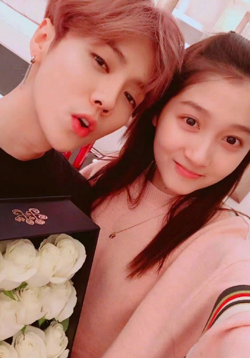 关晓彤迎26岁生日,男友鹿晗卡点庆生,连续七年不间断感情超稳定