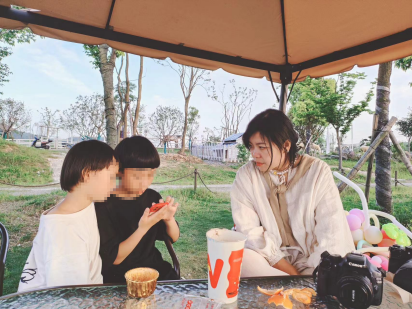 因为自己的专业是学前教育,学的都是幼儿园老师的唱歌,跳舞,弹钢琴