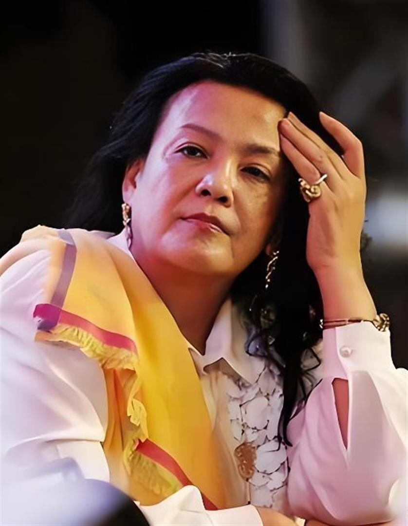 矛盾升级! 张兰回应了, 坦言有1万个儿子, 谈小菲身世, 自曝离婚内幕_腾讯新闻