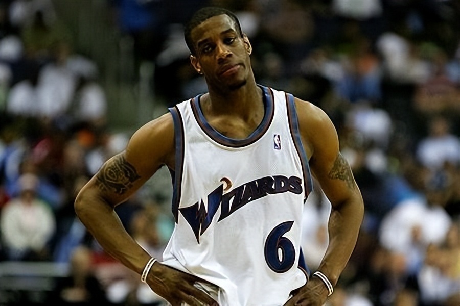 97年麦迪仅在第9顺位被选中,排他前面的8人是谁?状元当之无愧