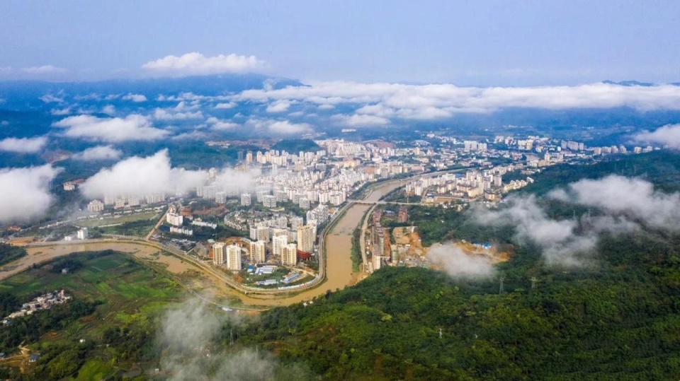 海南中线哪里更适合过冬避寒和旅居养老，全方位解析来了_腾讯新闻