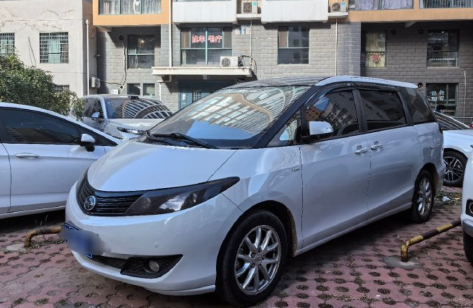 比亚迪全新中型mpv曝光,纯电/超级混动,老款仅10万级!