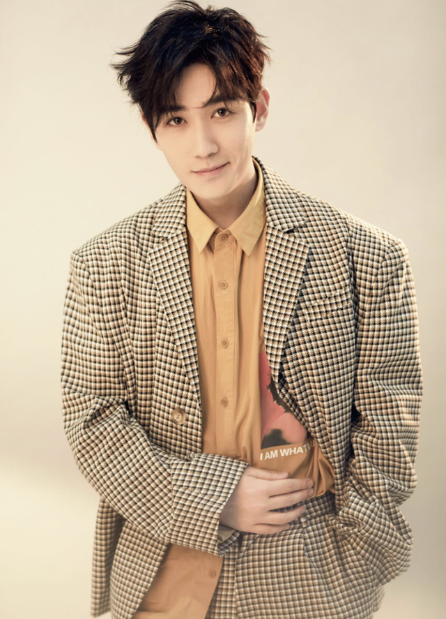 朱一龙的逆袭之路:从"三无"演员到稳坐金鸡影帝,他花了14年