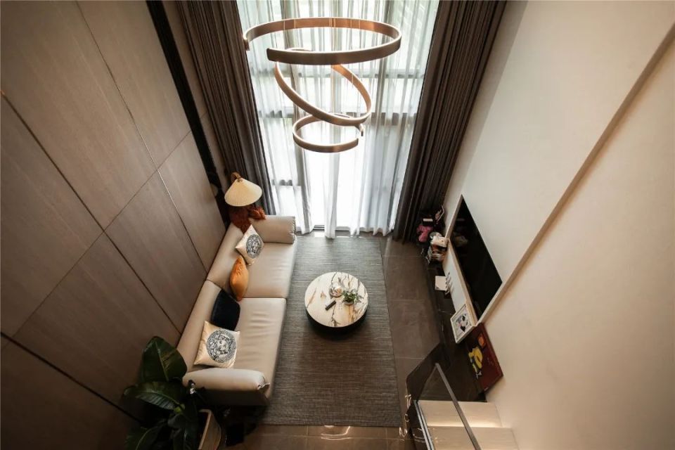 85平现代风loft,温馨且高级的家,赠送的大阳台更是人见人爱!