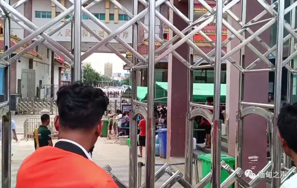 缅甸公民可持“蓝卡”入境中国：瑞丽口岸客流激增_腾讯新闻