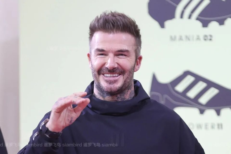 贝克汉姆现身泰国曼谷商场,现场粉丝激动尖叫,与泰版道明寺同台互动