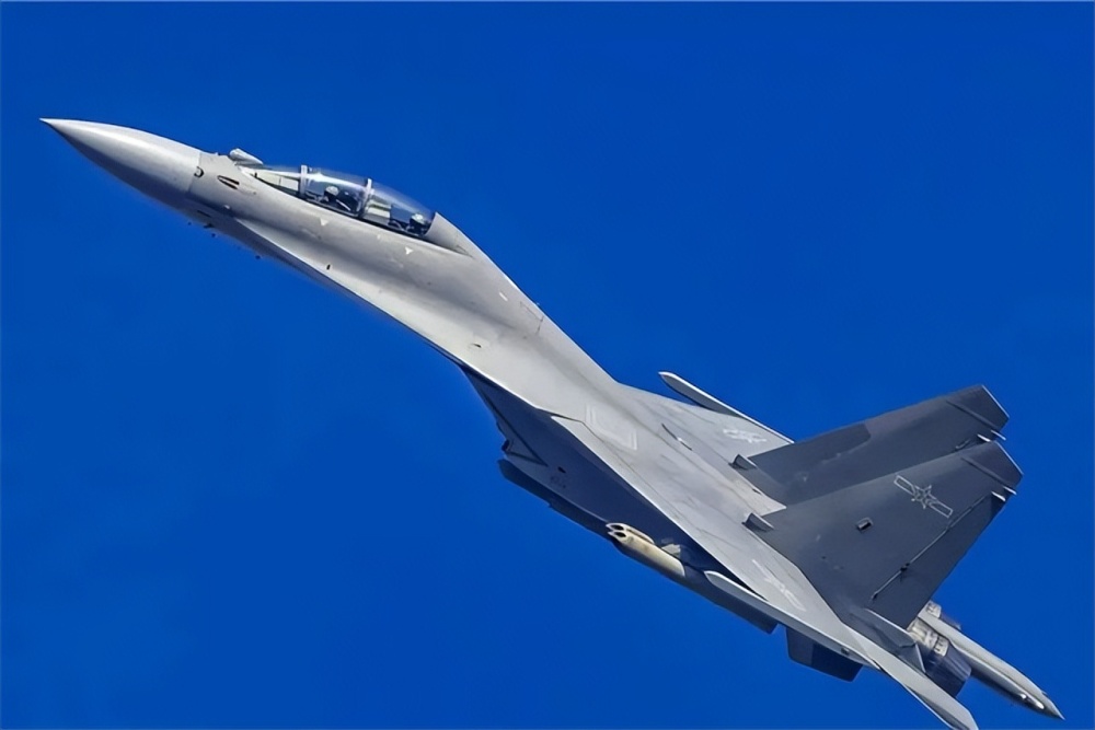 俄罗斯禁止其出口,美国直接将其封神,国产歼16到底有多强_腾讯新闻