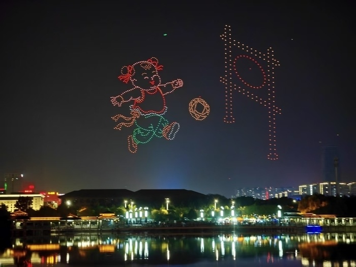 “新旅人”徐辉：她用科技的笔在天空“作画”