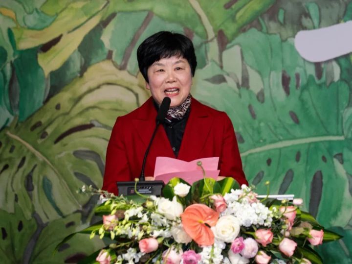 "一知一见"钱晓芳水彩作品展开幕_腾讯新闻