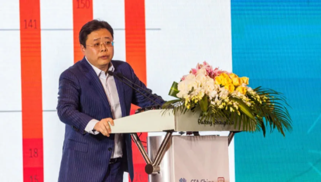 邵宇：AI是“最不坏”的泡沫，资产配置应“左手黄金、右手科技”