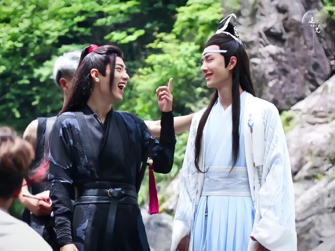 《追风者》收视率和网播量齐飞,王一博比肖战选剧本的能力强_腾讯新闻