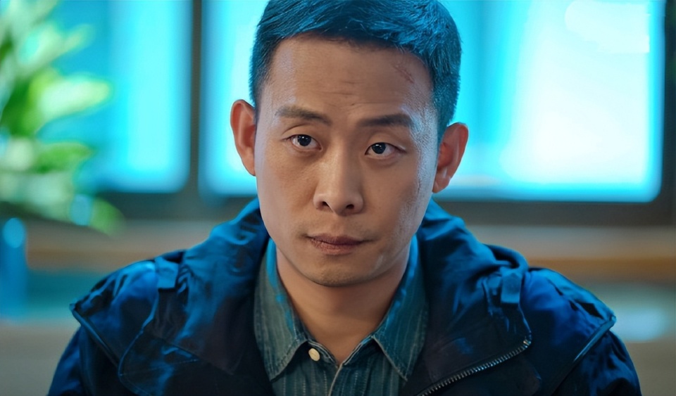 顶着一脸褶子扮万人迷,42岁杜淳出手,将"渣男演技"发挥到封神