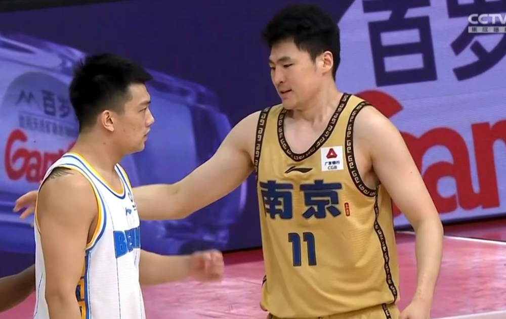 北京首钢双杀cba大黑马,曾凡博15 9丘天14 6,赵柏清16 10_腾讯新闻