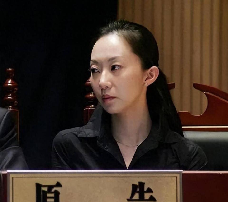 侯耀文女儿候瓒：父女关系冷淡，把二伯告上法庭 如今经营文化公司_腾讯新闻